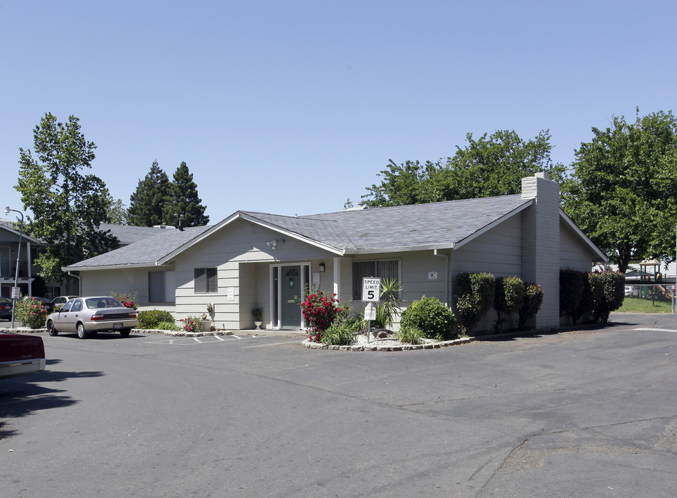 Sutter Commons in Yuba City, CA - Foto de edificio