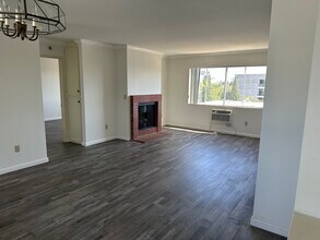 4230 S Centinela Ave in Los Angeles, CA - Building Photo - Building Photo