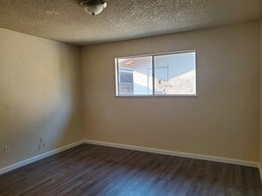 3007 W Walnut Ave in Visalia, CA - Building Photo - Building Photo