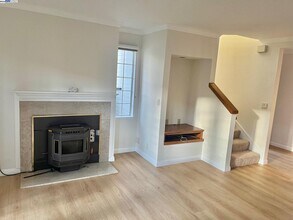 5601 Baldwin Way in Pleasanton, CA - Building Photo - Building Photo