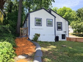 10 Rockmart Dr NW in Atlanta, GA - Building Photo