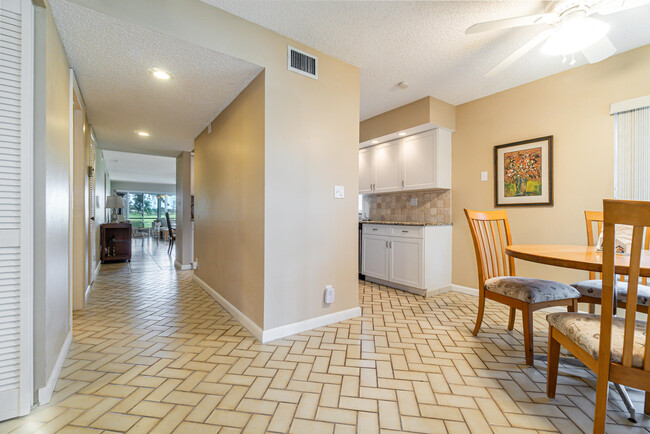 5780 Princess Palm Ct in Delray Beach, FL - Foto de edificio - Building Photo