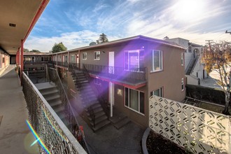 Poplar Arms Apartments in San Mateo, CA - Building Photo - Other