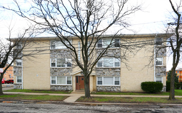 8558 W Catalpa Ave in Chicago, IL - Building Photo - Building Photo