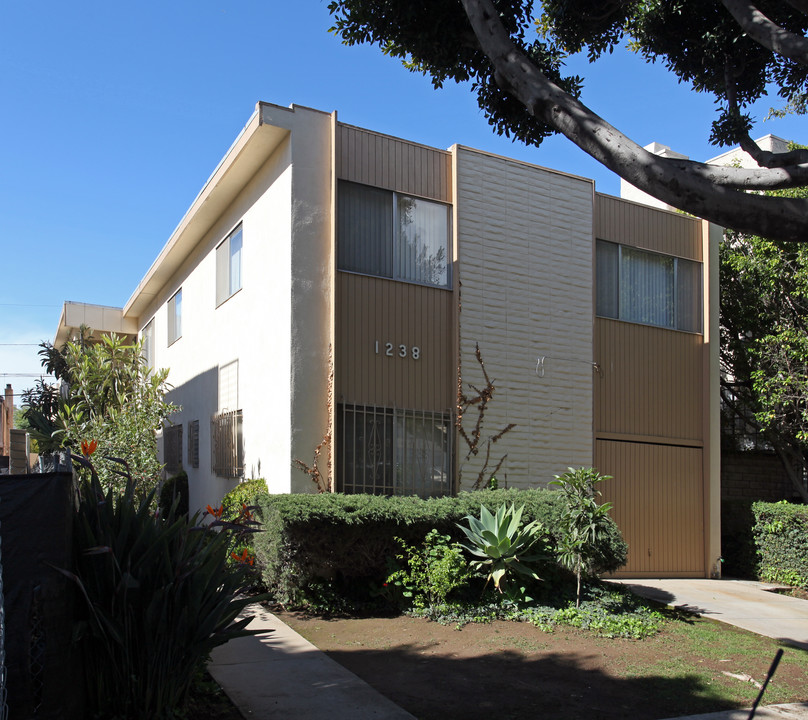 1238 Chelsea Ave in Santa Monica, CA - Building Photo