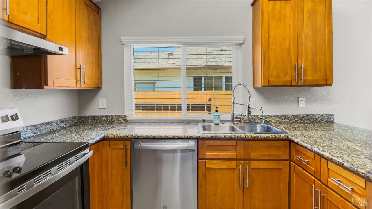 340 Mokelumne Dr in Vallejo, CA - Foto de edificio