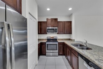 4234 N Dixie Hwy in Oakland Park, FL - Building Photo - Building Photo