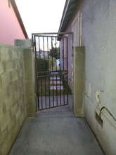421 W Magnolia St in Compton, CA - Building Photo - Building Photo