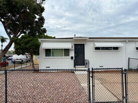 2729-31 Snowdrop St in San Diego, CA - Building Photo
