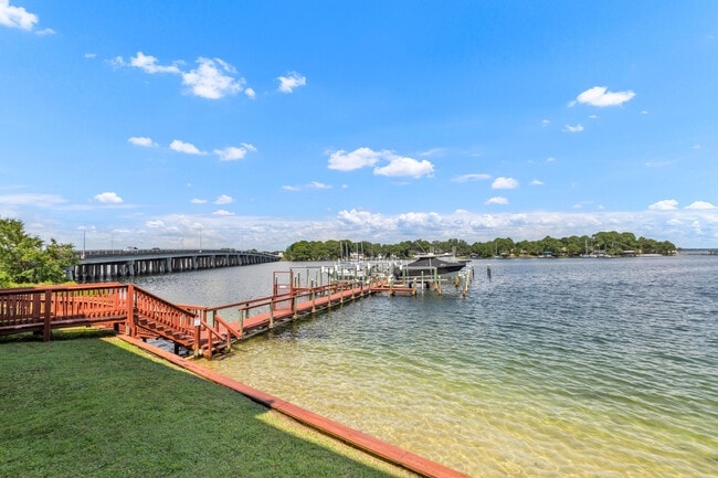 5 Laguna St in Fort Walton Beach, FL - Building Photo - Building Photo