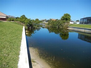 1113 SW 1st Terrace in Cape Coral, FL - Building Photo - Building Photo
