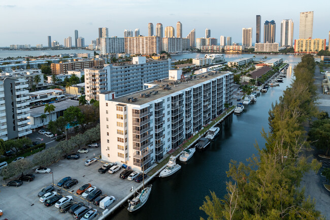 Eastern Shores White House in North Miami Beach, FL - Building Photo - Building Photo