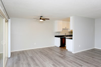 The Huntington Apartments in Sacramento, CA - Building Photo - Interior Photo