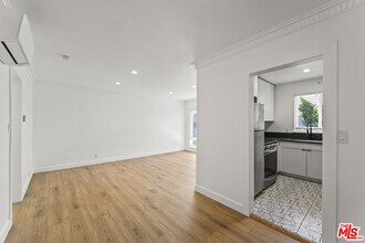 943 2nd St in Santa Monica, CA - Building Photo - Building Photo