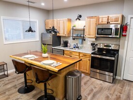 2221 Madison St in Klamath Falls, OR - Building Photo