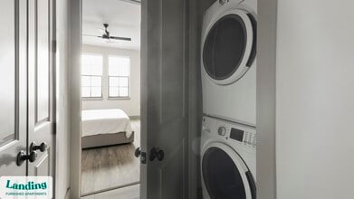 1215 Sawyer St, Unit 532 in Houston, TX - Building Photo - Building Photo