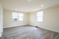 401 PLEASANT St photo'
