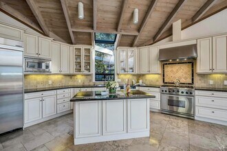 522 Meadowood Ln in St Helena, CA - Building Photo - Building Photo
