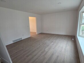 3516 Breckenridge Dr in West Des Moines, IA - Building Photo - Building Photo