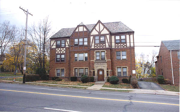 Briggand Hall Apartments in Cleveland Heights, OH - Building Photo