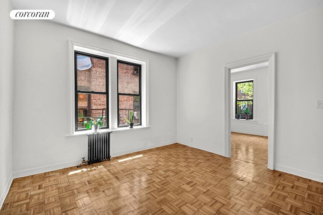 787 E 10th St in Brooklyn, NY - Building Photo