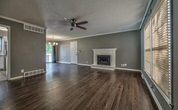 8608 Maple Ave in Raytown, MO - Building Photo - Building Photo