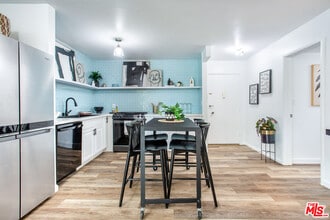 9950 Durant Dr in Beverly Hills, CA - Building Photo - Building Photo