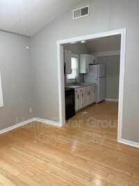 4245 Lathrop Ave photo'