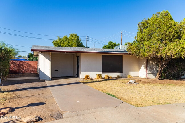 property at 4219 N Indian Ln