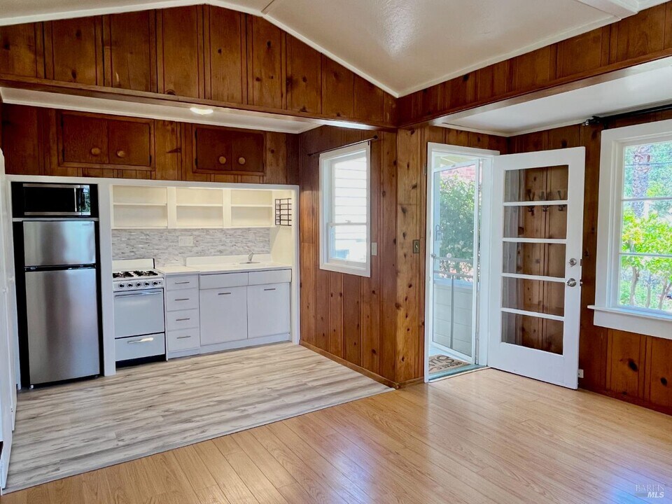 14 Belle Ave in San Rafael, CA - Building Photo