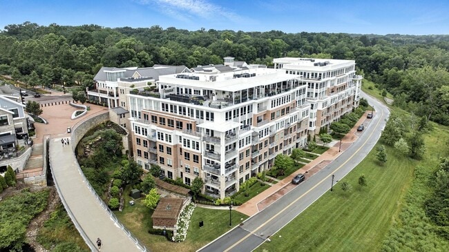property at 105 N Riverview St