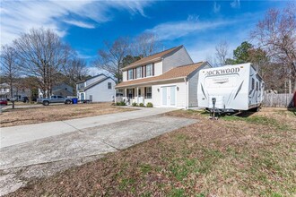 827 Haskins Dr in Suffolk, VA - Building Photo - Building Photo