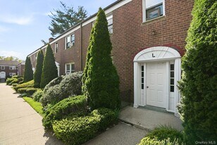 79 N Broadway in White Plains, NY - Building Photo