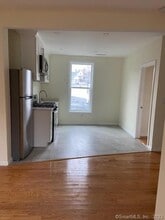 5 Frederick Ct in Waterbury, CT - Building Photo - Building Photo