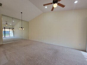 4482 Winston Ln N in Sarasota, FL - Building Photo - Building Photo