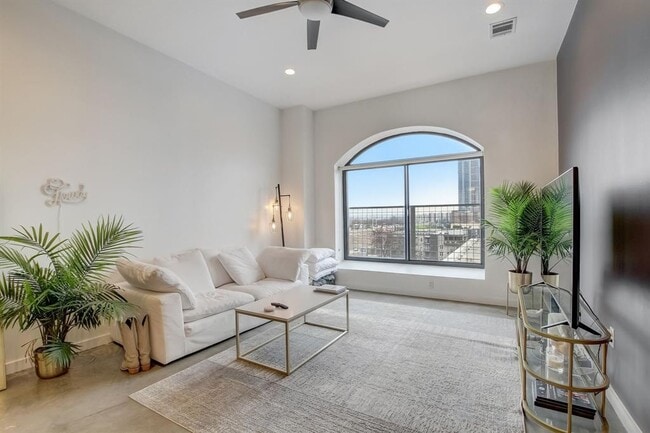 property at 507 Sabine St