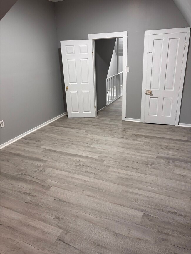 78 E Broad St in East Stroudsburg, PA - Foto de edificio - Building Photo