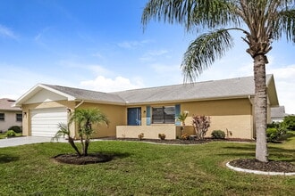 1802 Fort Duquesna Dr in Sun City Center, FL - Building Photo - Building Photo