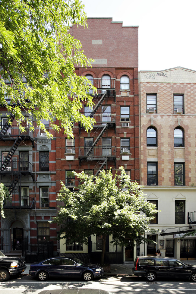 255 East 10th Street in New York, NY - Foto de edificio - Building Photo