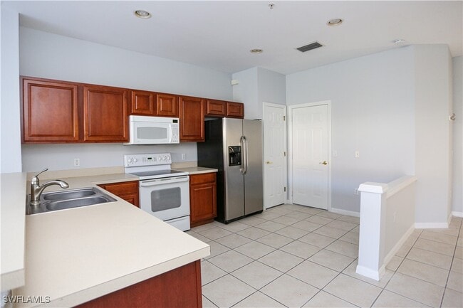 property at 937 Hampton Cir