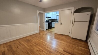 133 Phenix Ave in Cranston, RI - Building Photo - Building Photo