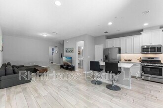 323 Rustic Loop in Sanford, FL - Building Photo - Building Photo