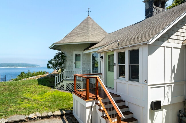 4 Keyes Ln in Cape Elizabeth, ME - Building Photo - Building Photo