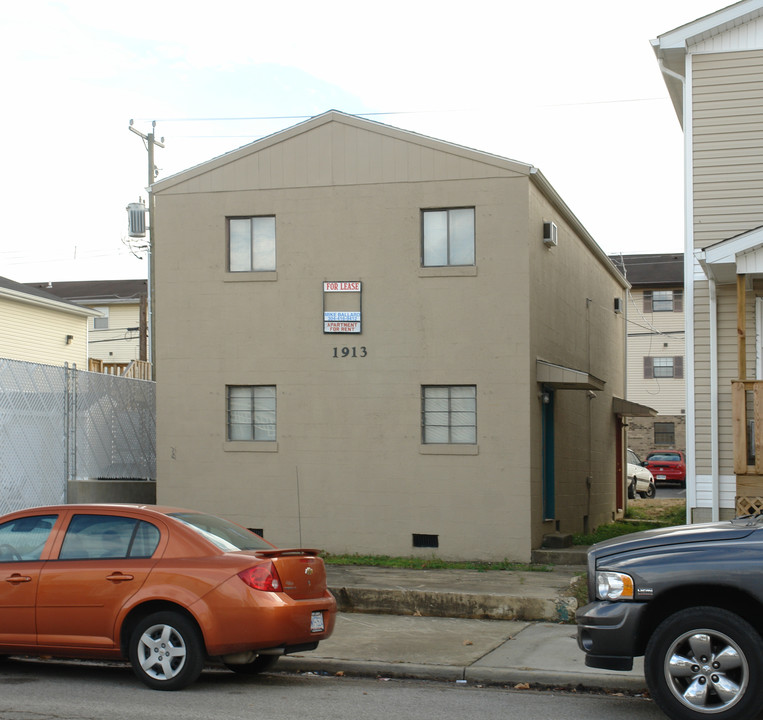 1913 6th Ave in Huntington, WV - Foto de edificio