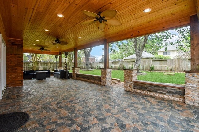 11 Stretford Ct in Sugar Land, TX - Building Photo - Building Photo