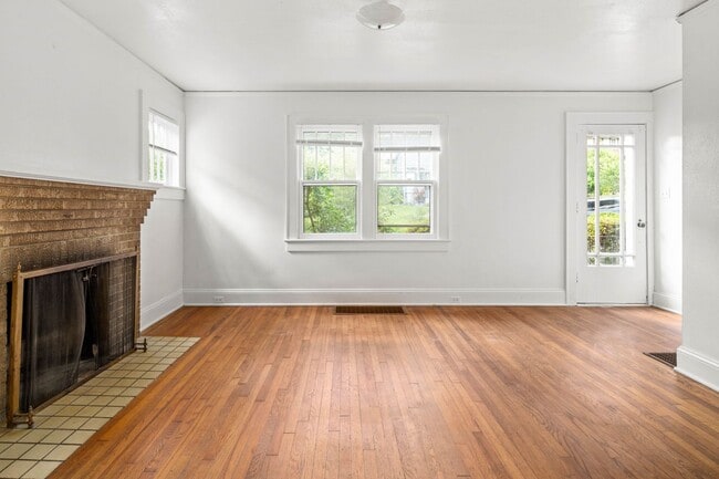 271 Forest Hill Dr in Asheville, NC - Building Photo - Building Photo