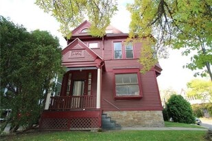 636 University Ave, Unit 1