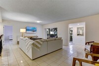 760 Willowbrook Dr in Naples, FL - Foto de edificio - Building Photo