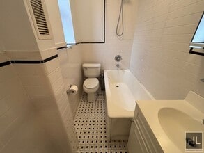 WEST 45 STREET, Unit 2E in New York, NY - Building Photo - Building Photo