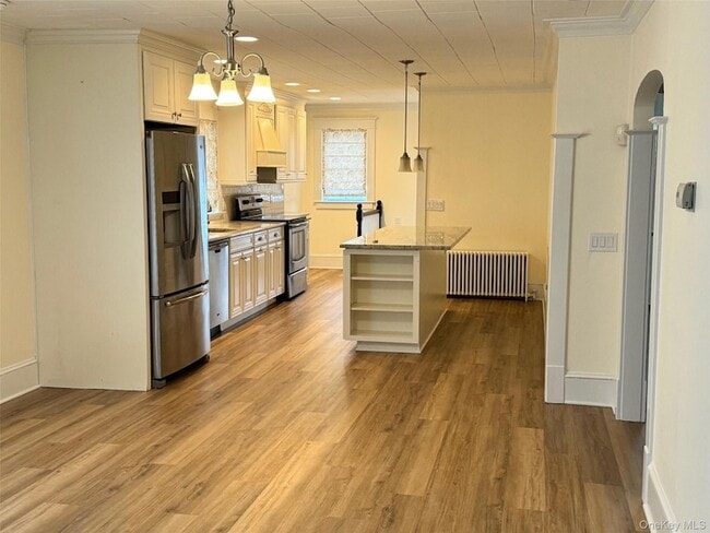 22 W 1st St in Patchogue, NY - Building Photo - Building Photo